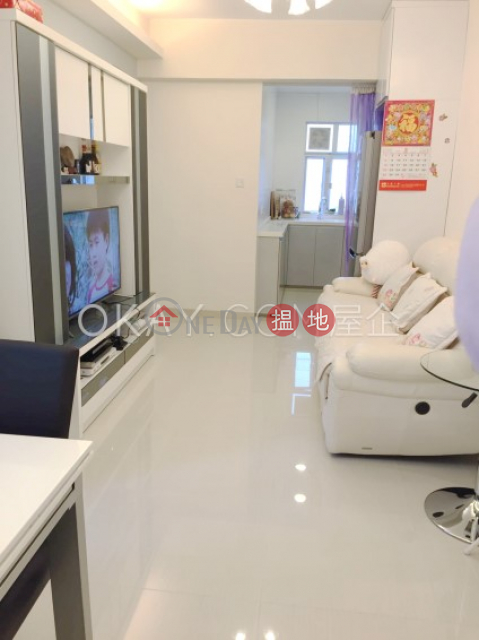 Cozy 3 bedroom on high floor with rooftop | For Sale | Belle House 佳景大廈 _0