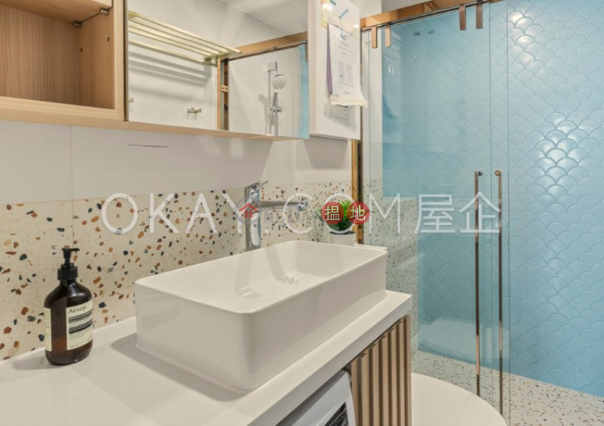 HK$ 7.5M, Hing Wong Building | Western District, Popular 2 bedroom in Western District | For Sale