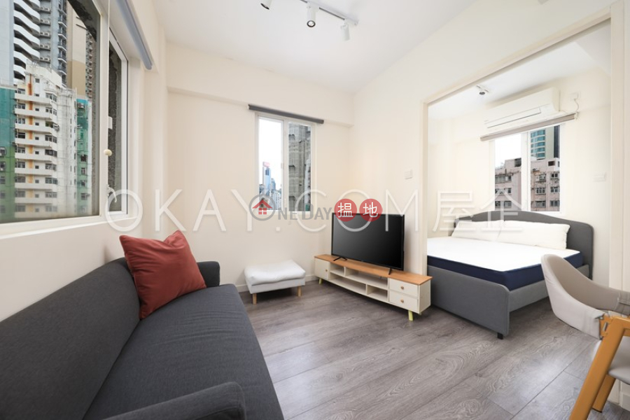 Generous 1 bedroom on high floor with rooftop | Rental | Kin On Building 建安樓 Rental Listings