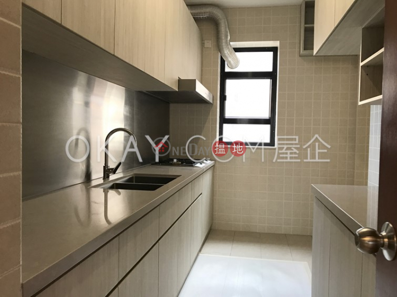 Gorgeous 4 bedroom on high floor with balcony & parking | Rental | Beverly Hill 比華利山 Rental Listings