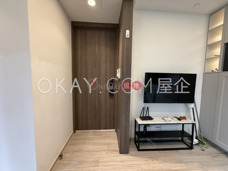 香港搵樓|租樓|二手盤|買樓| 搵地 | 住宅-出售樓盤-1房1廁,連租約發售,露台摩羅廟街8號出售單位