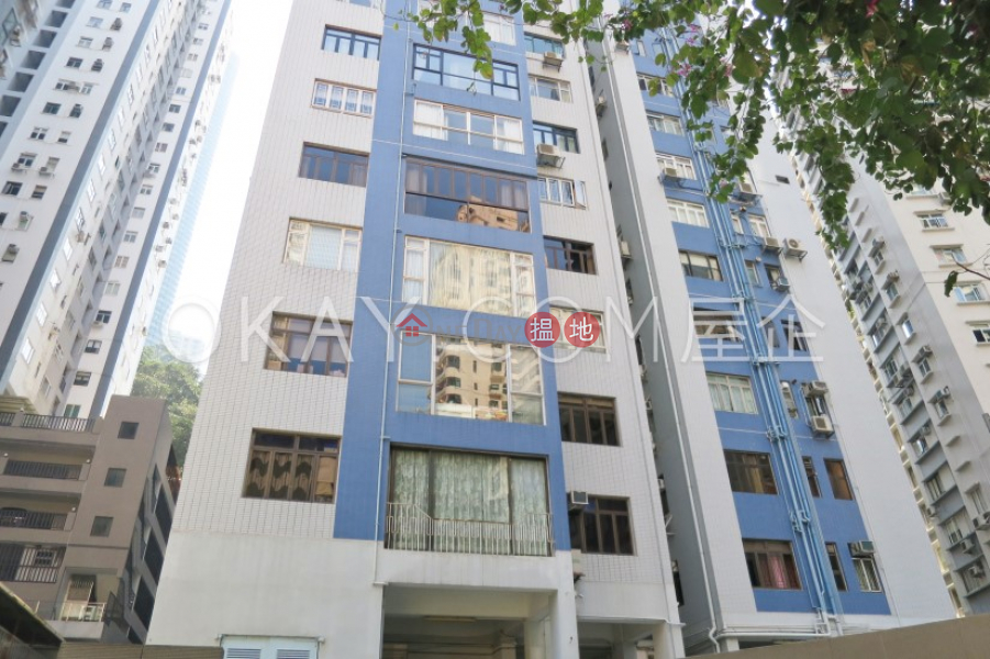 HK$ 55,000/ 月華芝大廈灣仔區3房2廁,實用率高,連車位華芝大廈出租單位