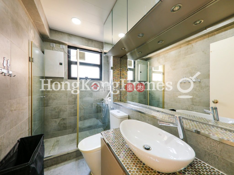 Property Search Hong Kong | OneDay | Residential | Rental Listings | 3 Bedroom Family Unit for Rent at Savoy Court