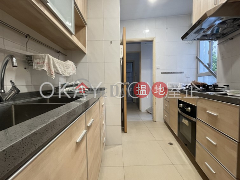Efficient 3 bedroom with balcony & parking | For Sale | Breezy Court 瑞麒大廈 _0