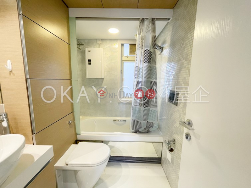 HK$ 38,000/ month, Centrestage | Central District | Tasteful 3 bedroom on high floor with balcony | Rental