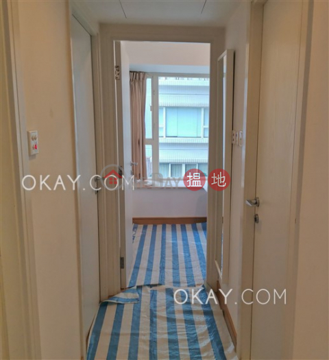 Cozy 2 bedroom with balcony | Rental, Centrestage 聚賢居 | Central District (OKAY-R514)_0