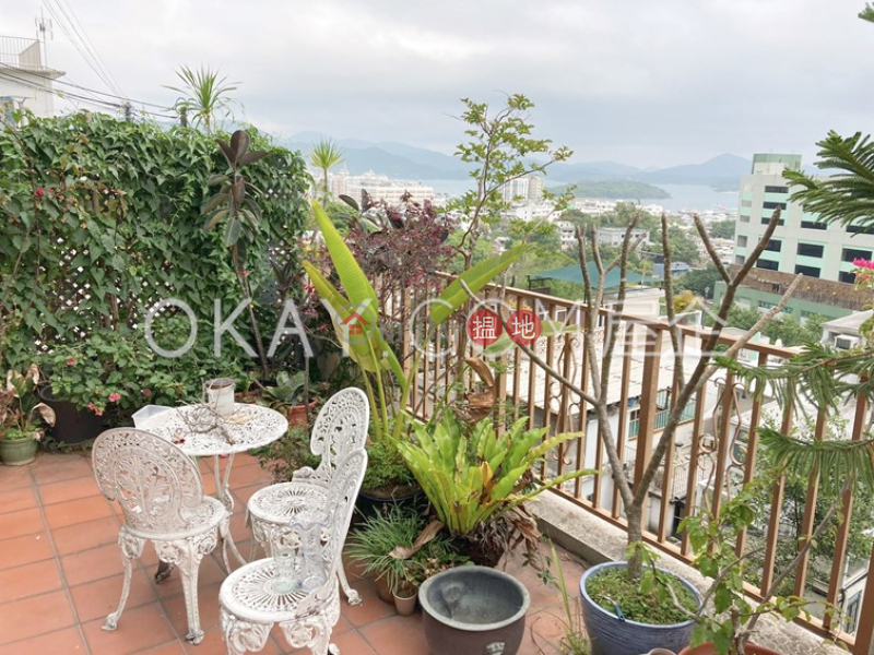 Generous house with rooftop & parking | For Sale | Sun King Terrace 新景台 Sales Listings