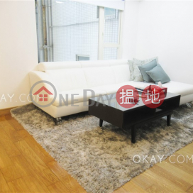 Luxurious 3 bedroom with balcony | Rental | Centrestage 聚賢居 _0