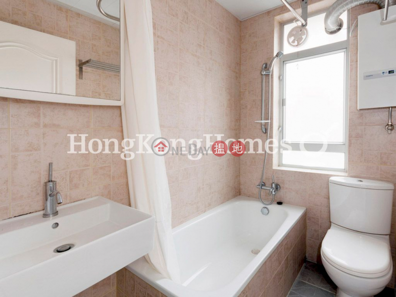 3 Bedroom Family Unit for Rent at Ping On Mansion | Ping On Mansion 平安大廈 Rental Listings