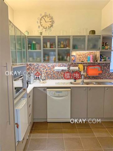 Stylish 3 bedroom with parking | For Sale | 3 Wang Fung Terrace 宏豐臺 3 號 Sales Listings
