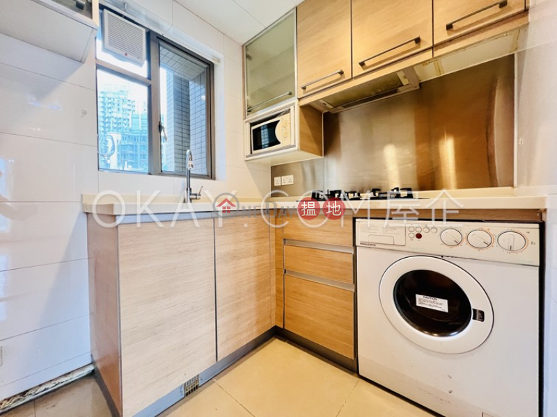 HK$ 35,000/ month | The Zenith Phase 1, Block 1 Wan Chai District Luxurious 3 bedroom with balcony | Rental