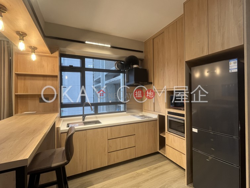 HK$ 28,000/ month Cambridge Villa, Central District, Cozy 1 bedroom in Mid-levels West | Rental