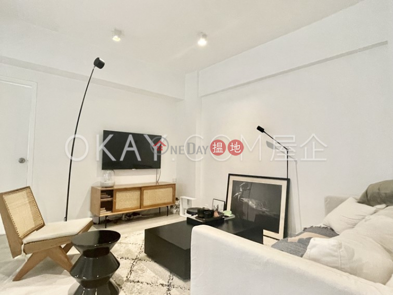 Charming 1 bedroom in Mid-levels West | For Sale | Peacock Mansion 孔翠樓 Sales Listings