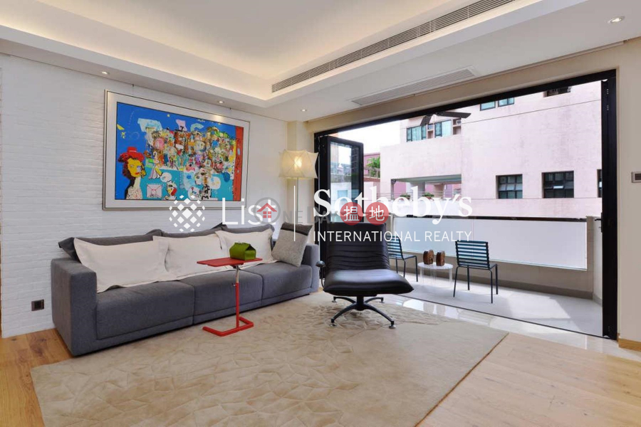 Property for Rent at Breezy Court with 3 Bedrooms | Breezy Court 瑞麒大廈 Rental Listings