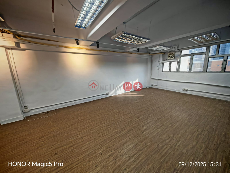 HK$ 15,000/ month High Win Factory Building, Kwun Tong District | workshop/office