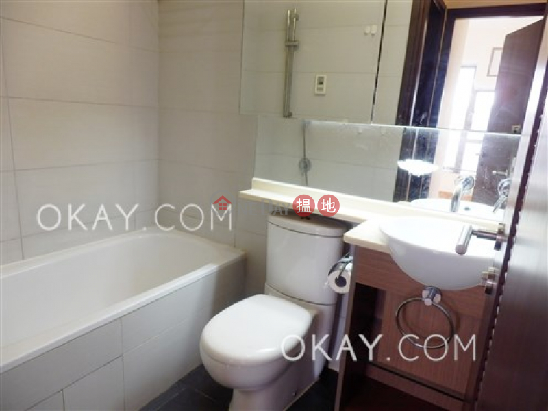 Cozy 2 bedroom on high floor with balcony & parking | Rental 238 Aberdeen Main Road | Southern District Hong Kong | Rental | HK$ 25,000/ month