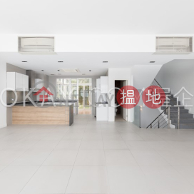 Gorgeous house with sea views, rooftop & balcony | For Sale