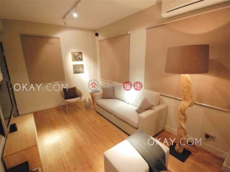 Rare 1 bedroom with rooftop | Rental, Hing Po Building 興寶樓 Rental Listings | Central District (OKAY-R305050)
