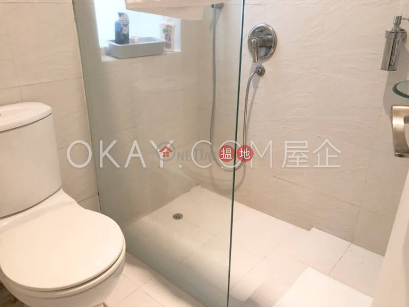 HK$ 43,000/ month 10 Castle Lane | Western District, Stylish 2 bedroom on high floor with rooftop | Rental