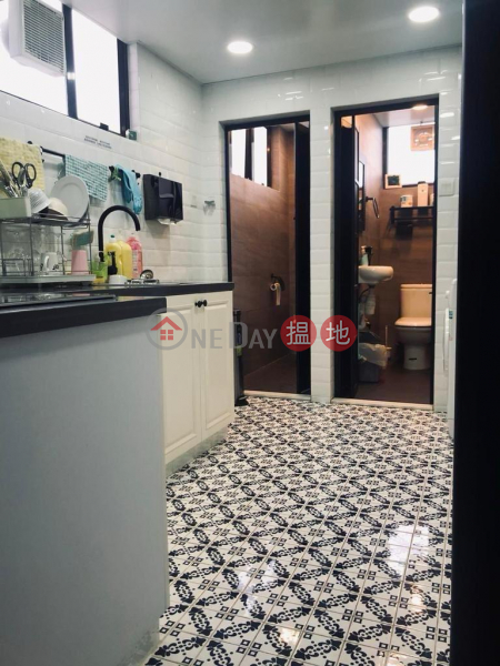 Property Search Hong Kong | OneDay | Industrial Sales Listings Kwai Chung Tung Chun Industrial Building: Fully decorated with inside toilet and kitchen. The original owner can lease back after selling the unit.