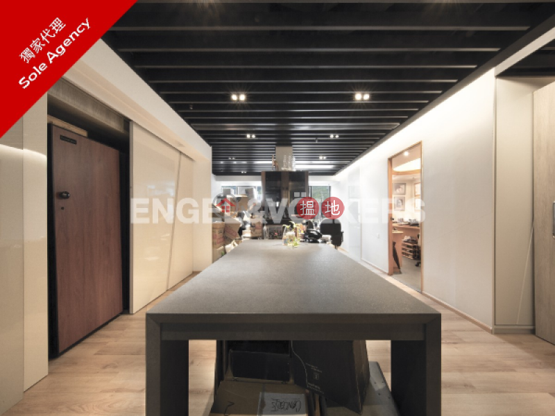 Studio Flat for Rent in Aberdeen, ABBA Commercial Building 利群商業大廈 Rental Listings | Southern District (EVHK44126)