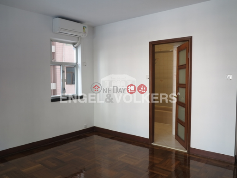 3 Bedroom Family Flat for Sale in Mid Levels - West | Alpine Court 嘉賢大廈 Sales Listings