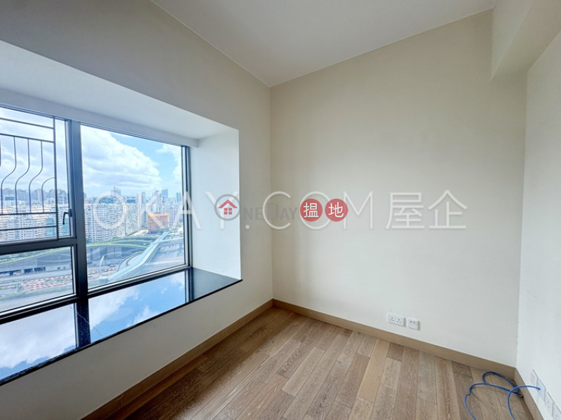 Gorgeous 3 bedroom in Kowloon Station | Rental | Sorrento 擎天半島 Rental Listings