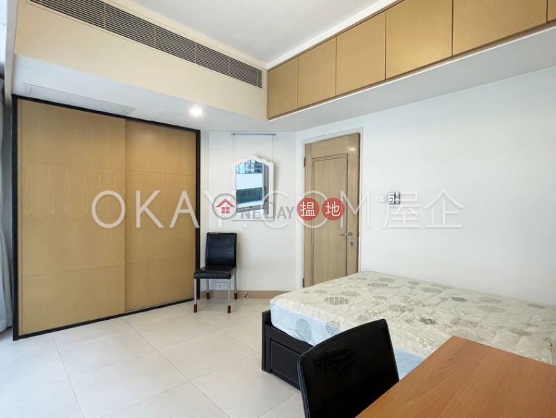 Charming 2 bedroom with harbour views | Rental | Convention Plaza Apartments 會展中心會景閣 Rental Listings