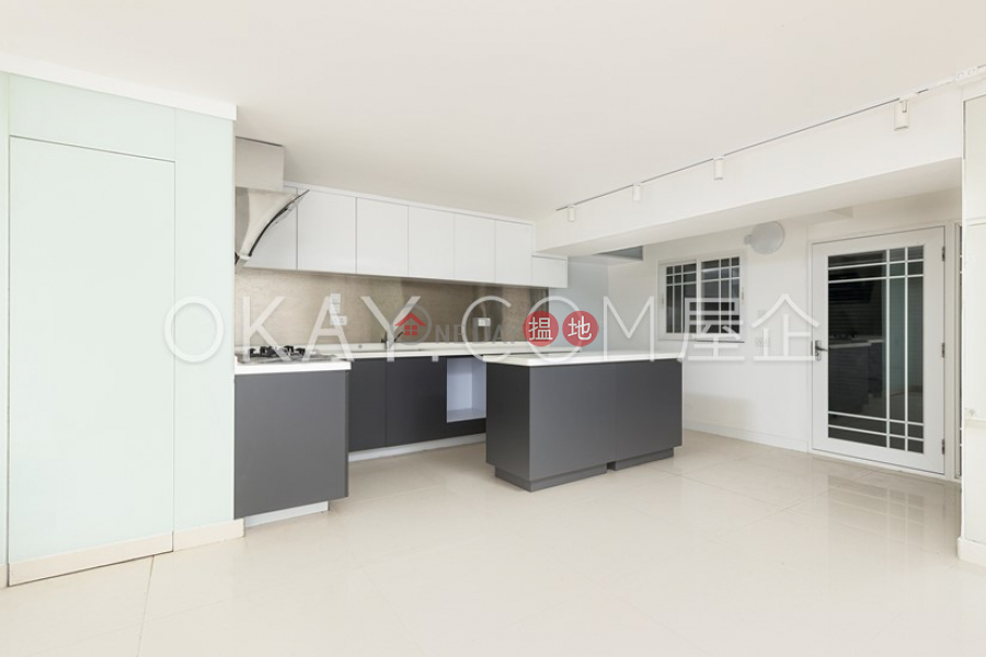 HK$ 31.8M, Hong Hay Villa Sai Kung, Nicely kept house with parking | For Sale