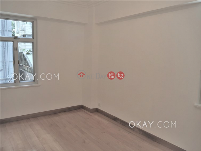 Rare 3 bedroom with racecourse views & terrace | Rental | Happy Mansion 樂苑大廈 Rental Listings