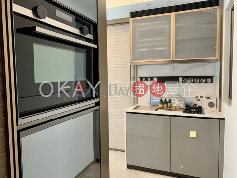 Unique 1 bedroom on high floor with balcony | Rental | Feng Fong Building 芬芳大廈 _0
