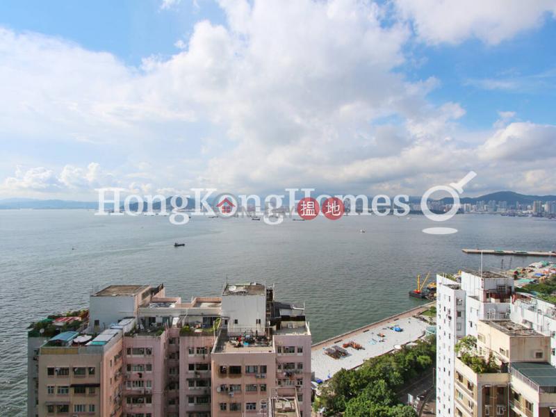 Property Search Hong Kong | OneDay | Residential | Rental Listings 3 Bedroom Family Unit for Rent at 18 Catchick Street