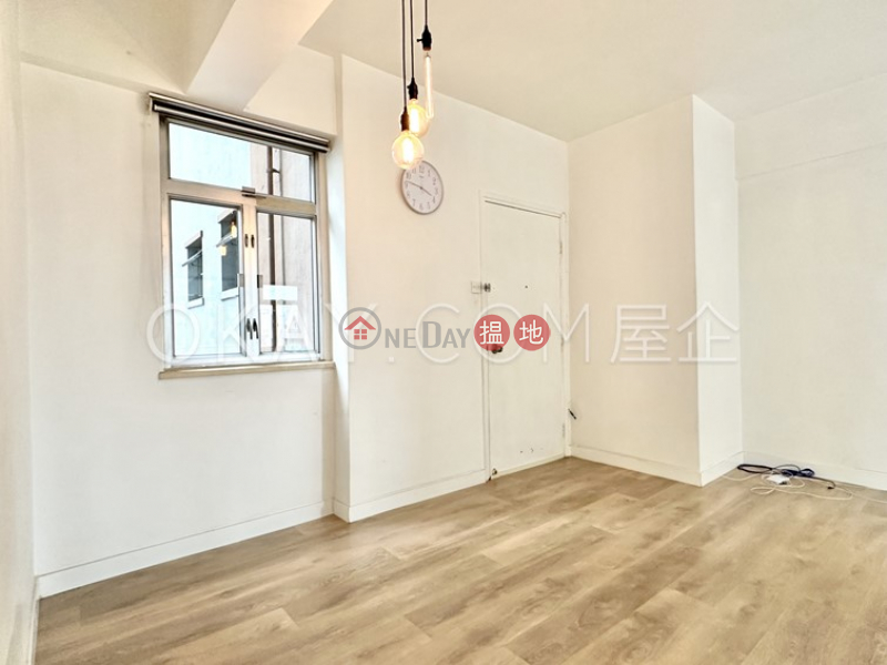 Intimate 2 bedroom in Mid-levels West | Rental | East Sun Mansion 宜新大廈 Rental Listings