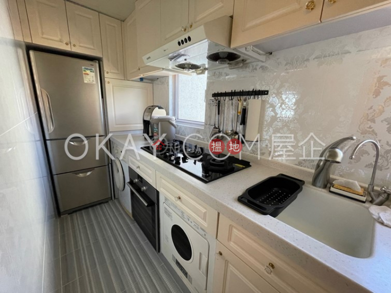 Rare 2 bedroom on high floor with parking | For Sale | Royal Court 騰黃閣 Sales Listings