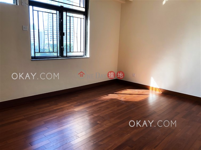 HK$ 44,500/ month Wylie Court | Yau Tsim Mong | Luxurious 3 bedroom with balcony & parking | Rental