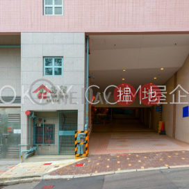 Lovely 2 bedroom with balcony & parking | For Sale | Dragonview Court 龍騰閣 _0