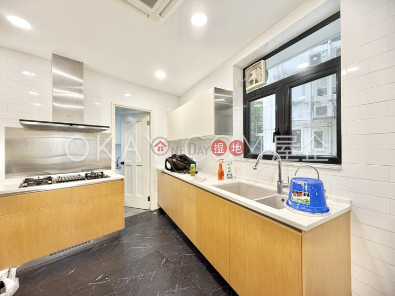 Charming 2 bedroom with balcony & parking | For Sale | 35-41 Village Terrace 山村臺35-41號 Sales Listings