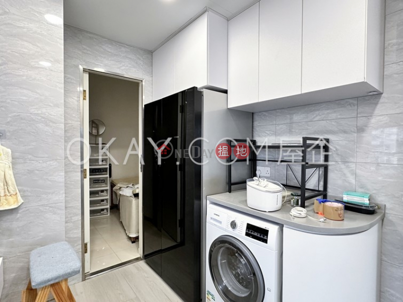 Unique 3 bedroom with balcony & parking | For Sale | Hatton Place 杏彤苑 Sales Listings