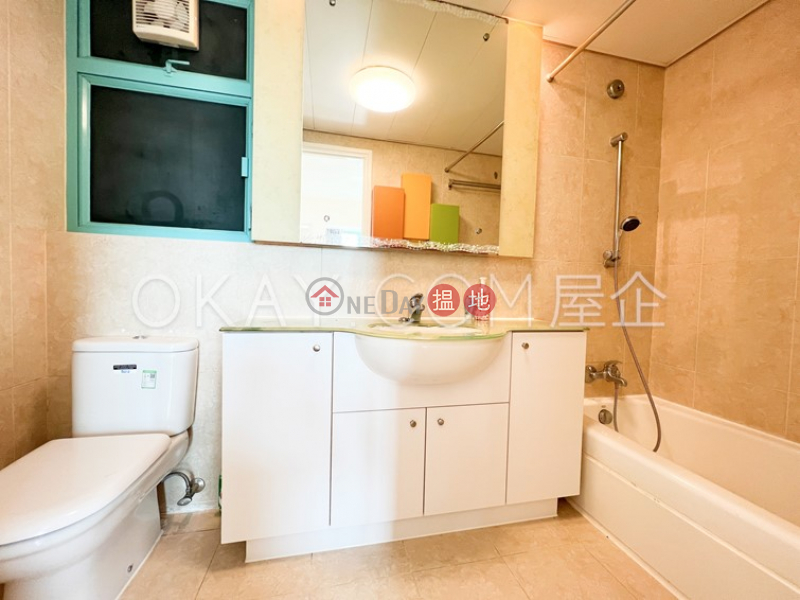 HK$ 26,000/ month Discovery Bay, Phase 12 Siena Two, Peaceful Mansion (Block H5) Lantau Island | Charming 3 bedroom in Discovery Bay | Rental