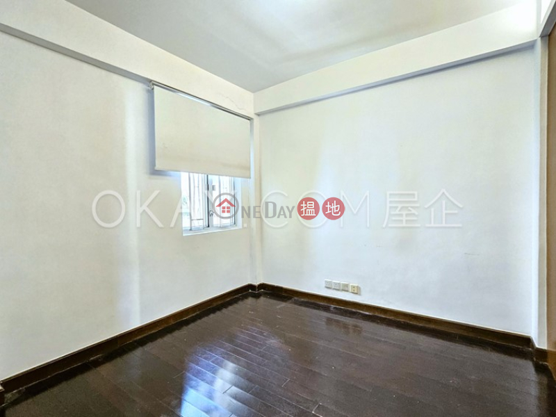 HK$ 25,000/ month | Breezy Mansion | Western District Intimate 2 bedroom on high floor with balcony | Rental