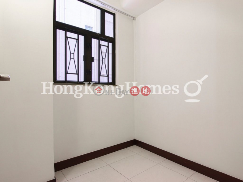 3 Bedroom Family Unit for Rent at Sun Luen Building, 29-31 Bonham Road | Western District, Hong Kong, Rental HK$ 22,800/ month