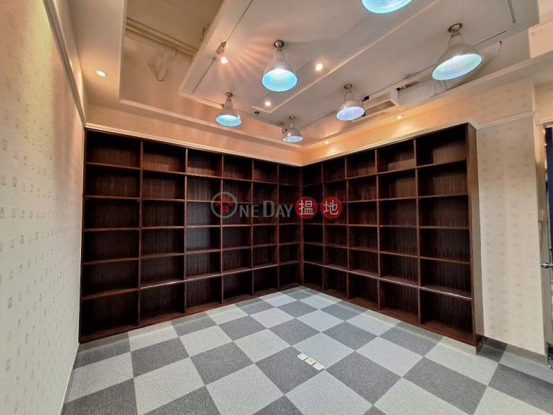 Property Search Hong Kong | OneDay | Industrial | Rental Listings Seton Center In Lai Chi Kok Is Decorated With Glass Curtain Walls And Transportation Is Convenient