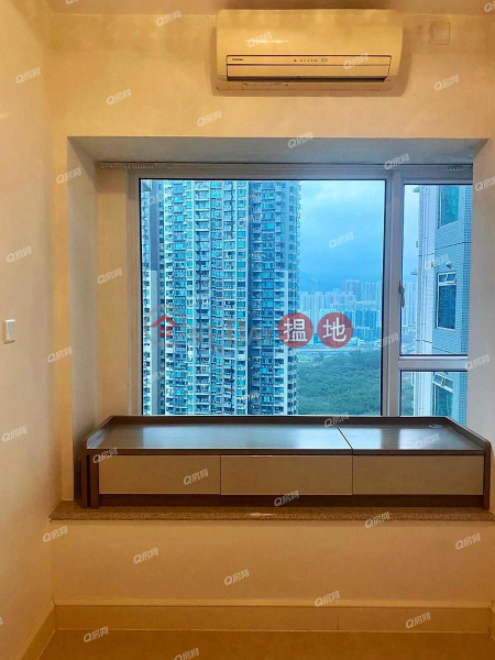 Property Search Hong Kong | OneDay | Residential | Rental Listings Montreal (Tower 3 - R Wing) Phase 1 The Capitol Lohas Park | 3 bedroom Mid Floor Flat for Rent