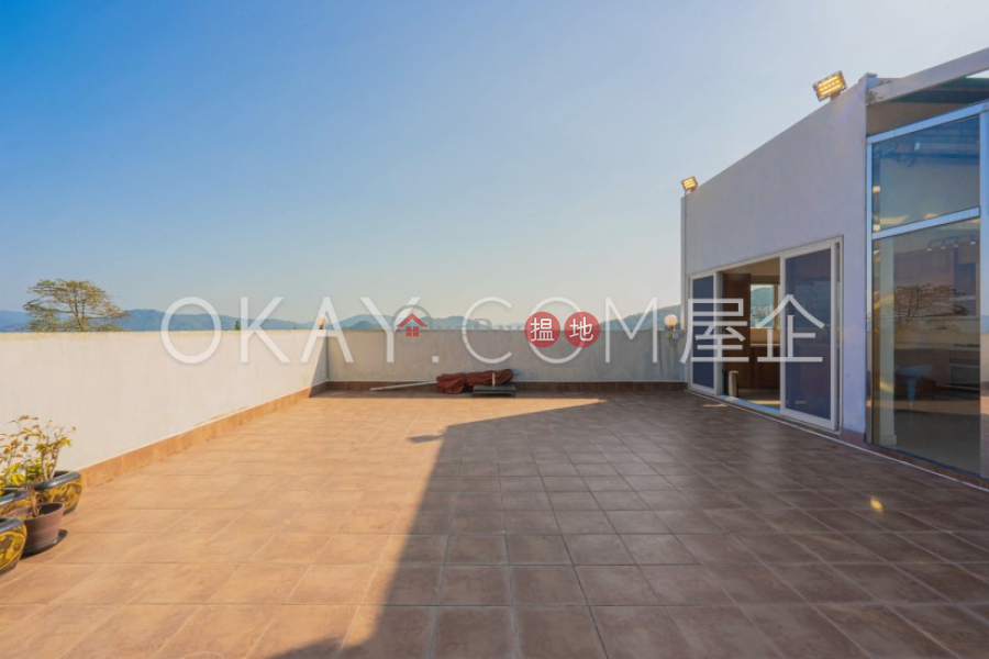 Lovely 3 bedroom on high floor with sea views & rooftop | For Sale | Bayview Apartments 灣景台 Sales Listings