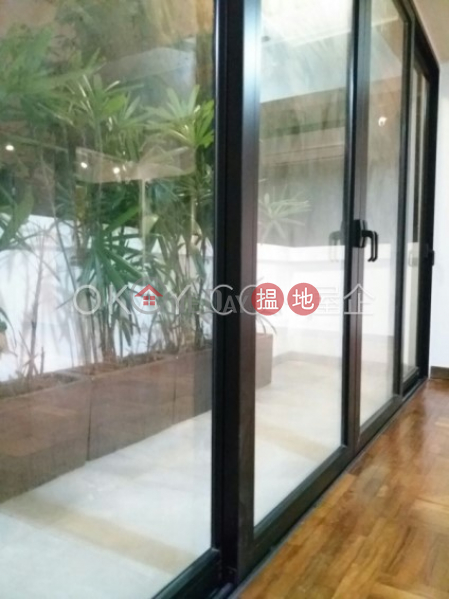 HK$ 16.5M | Hillview Garden | Western District | Tasteful 3 bedroom with balcony | For Sale