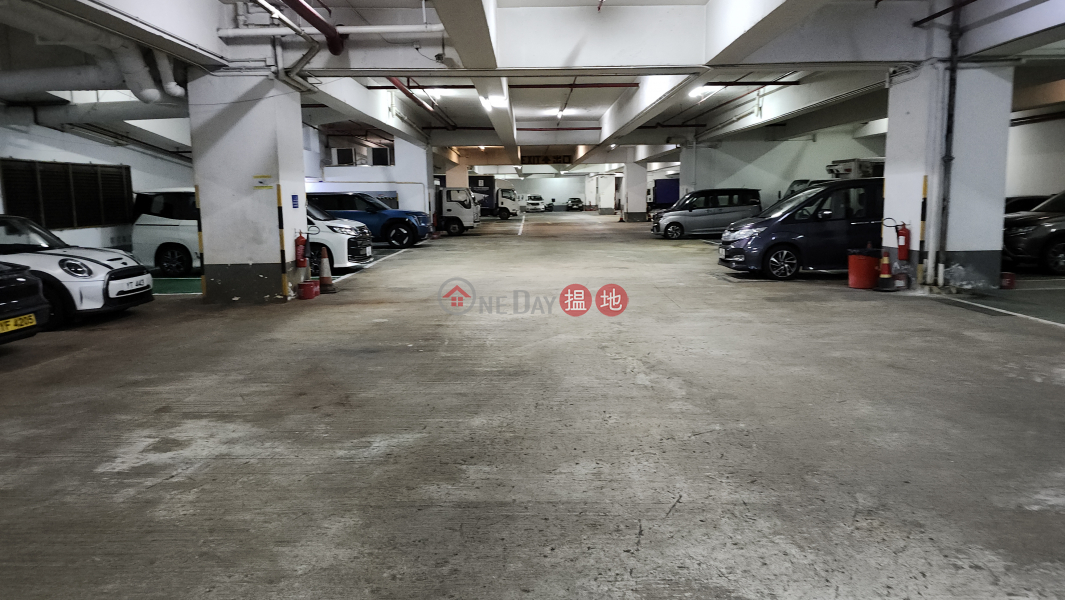 Rare truck space for sale, great investment value | Nan Fung Industrial City 南豐工業城 Sales Listings