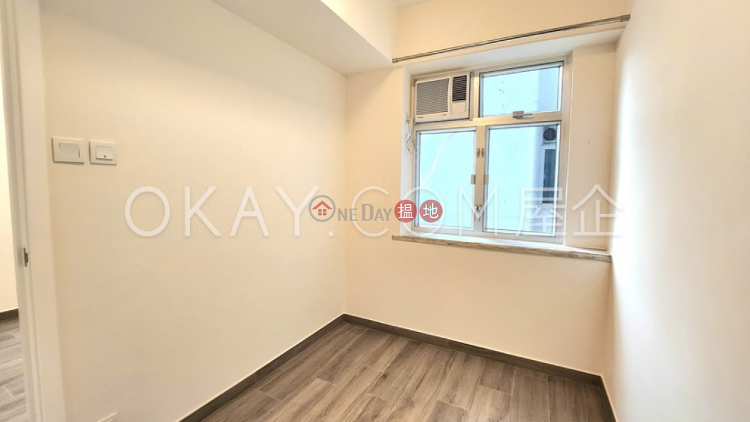 HK$ 8.18M, Pearl City Mansion | Wan Chai District Generous 2 bedroom on high floor | For Sale