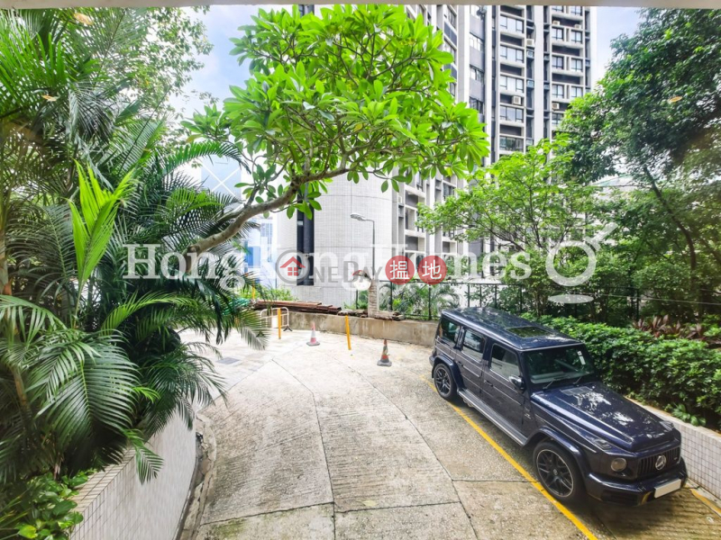 Property Search Hong Kong | OneDay | Residential Rental Listings 3 Bedroom Family Unit for Rent at Pak Fai Mansion