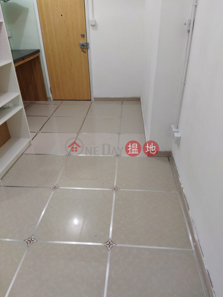 Luen Cheong (cheung) Building, Middle | 1 Unit, Residential | Rental Listings, HK$ 5,800/ month