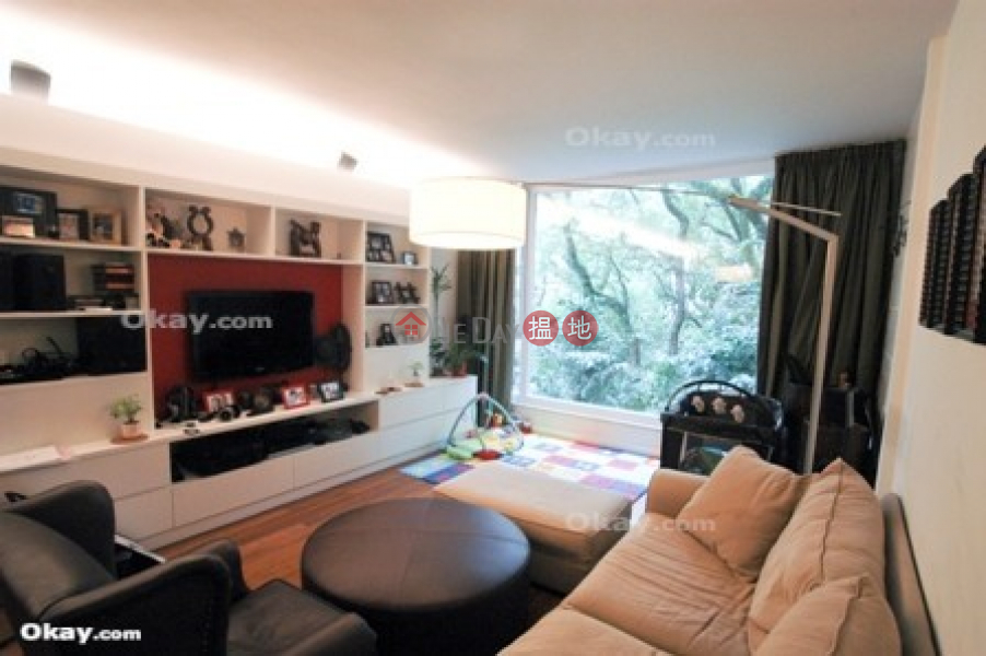 Tasteful 3 bedroom with balcony | Rental, Hoover Mansion 豪華大廈 Rental Listings | Western District (OKAY-R66200)